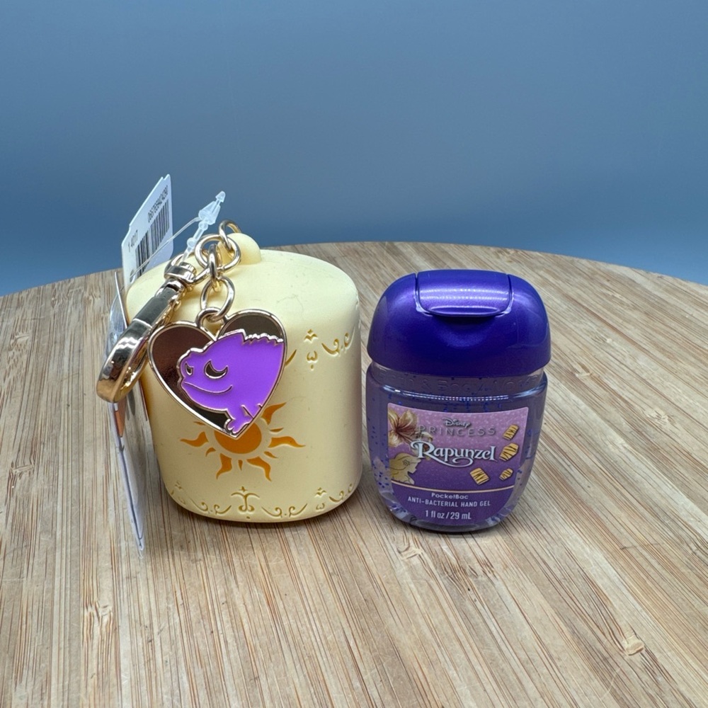 Bath & Body Works Disney Princess RAPUNZEL Pocketbac Holder & Sanitizer Gel NEW